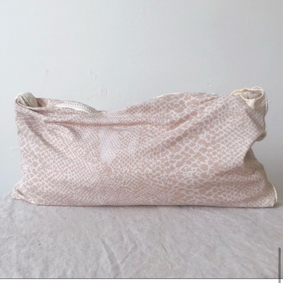 ACACIA • RARE Bikini Zip Bag in Cream Snake - Picture 9 of 14